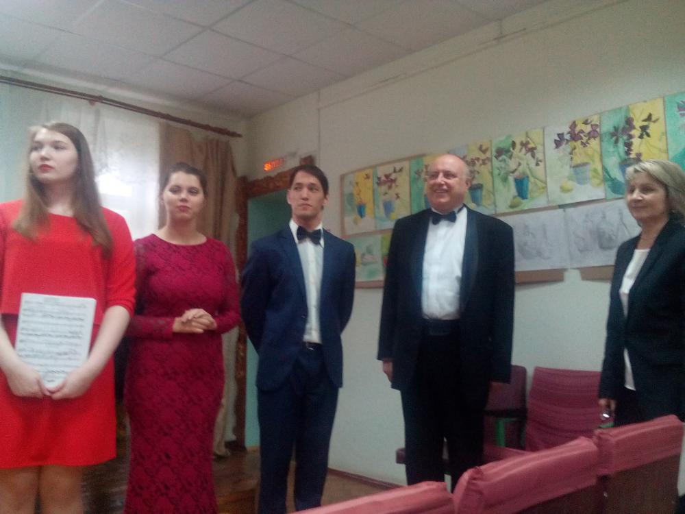 В ДШИ прошёл концерт выпускников Озёрского колледжа искусств.